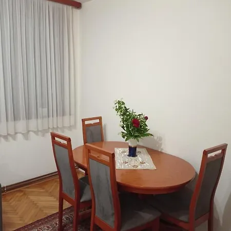 Asja Apartament *